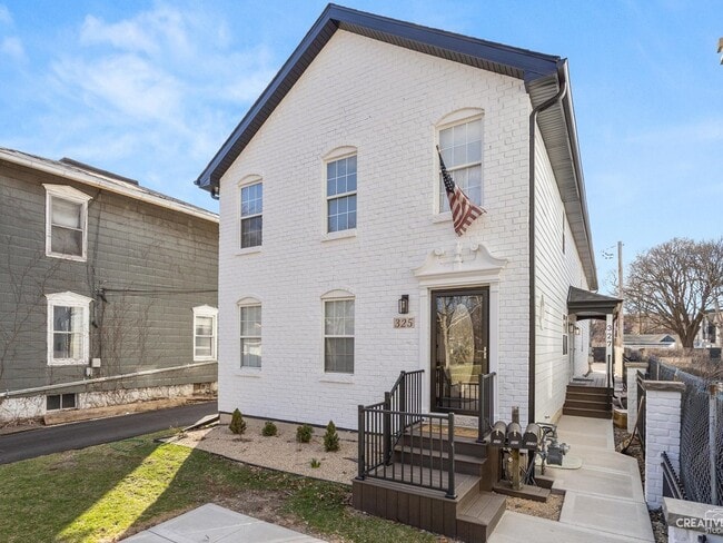 Building Photo - 327 Loomis St