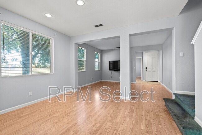 Building Photo - 5183 Bissett Way