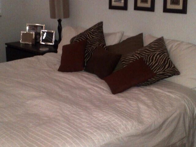 Building Photo - 3051 S Palm Aire Dr