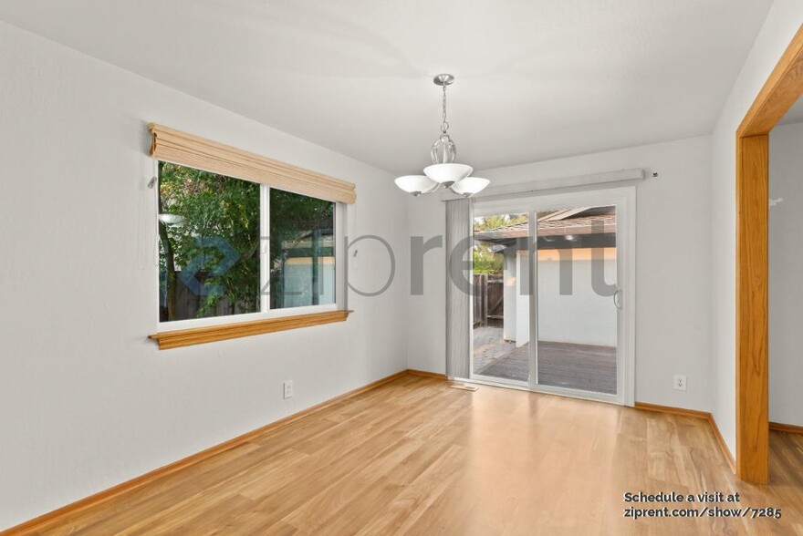Building Photo - 1349 Thunderbird Ave