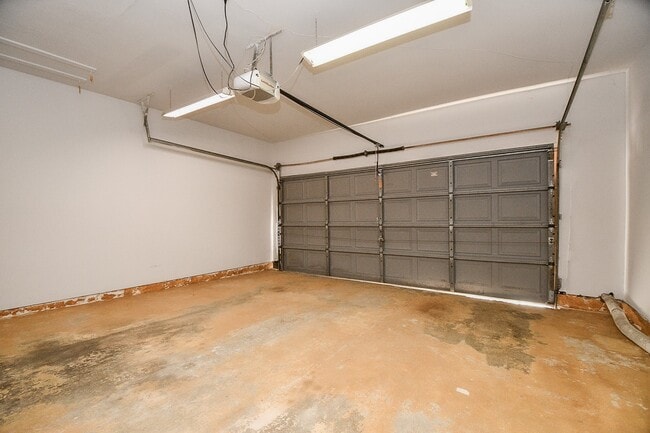 Building Photo - 8085 El Mundo St