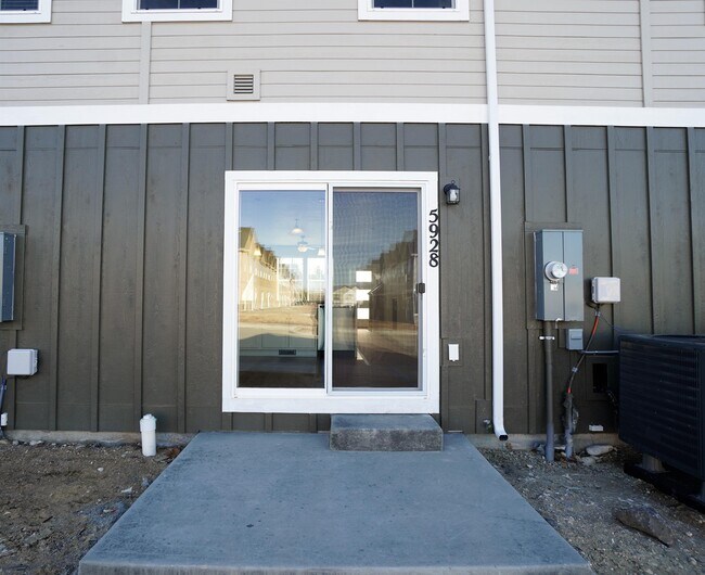 Building Photo - 5928 S Jessenia Ln