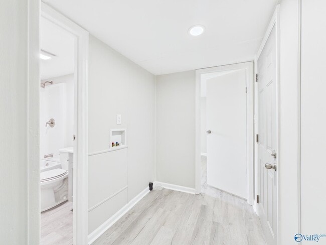 Building Photo - 877 Rolan Gooch Rd