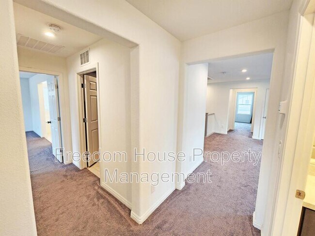 Building Photo - 3821 E Weld Ave