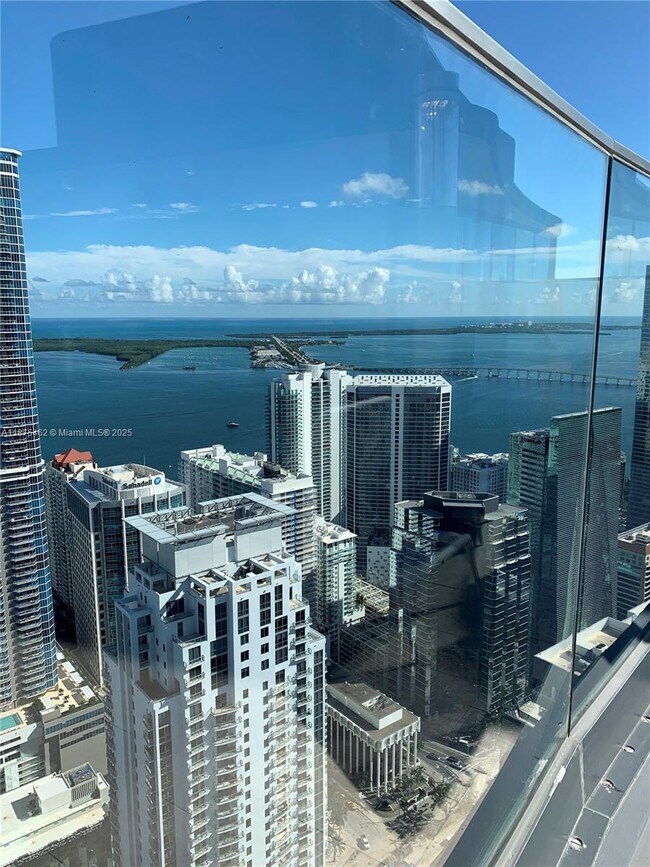 Building Photo - 1000 Brickell Plaza
