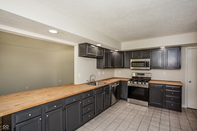 Building Photo - 9033 E 12th St