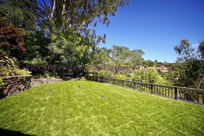 Building Photo - Stylish Greenbrae Home with Sweeping Views...