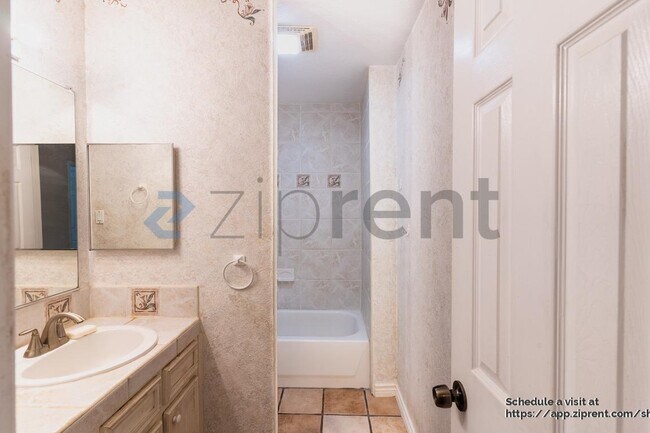 Building Photo - 4903 Sage Hen Dr