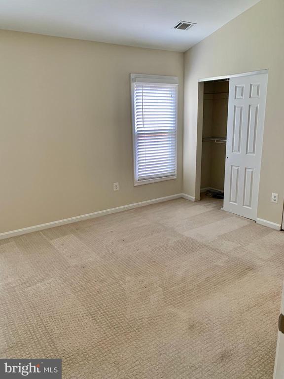 Building Photo - 1569 Templeton Pl