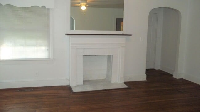 Building Photo - 206 Hudson St