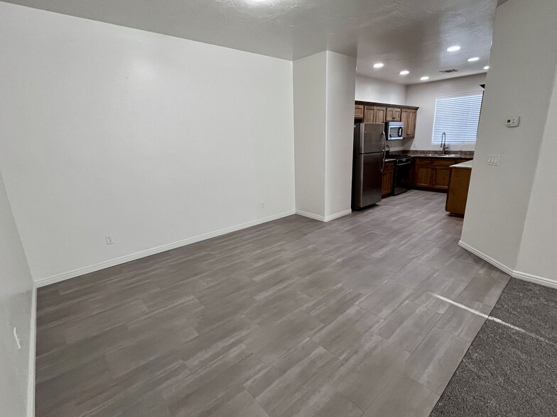 Building Photo - 1467 Clinton Way
