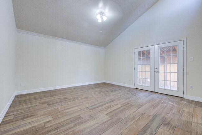 Building Photo - 10822 Kirktown Dr