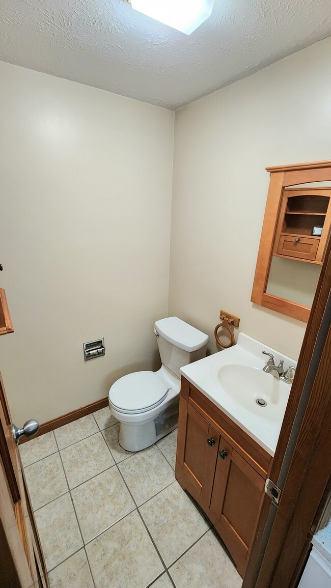 Building Photo - 237 Allen Ave