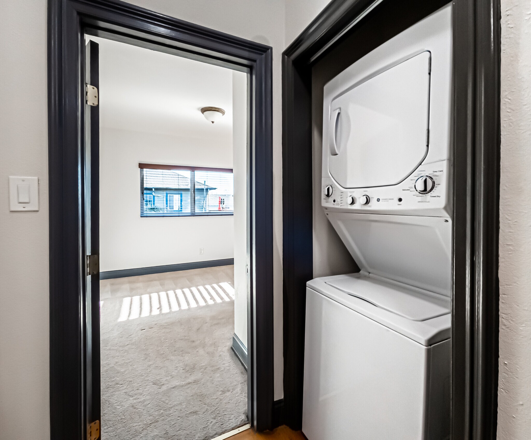 Stackable Washer & Dryer - 882 Wood St