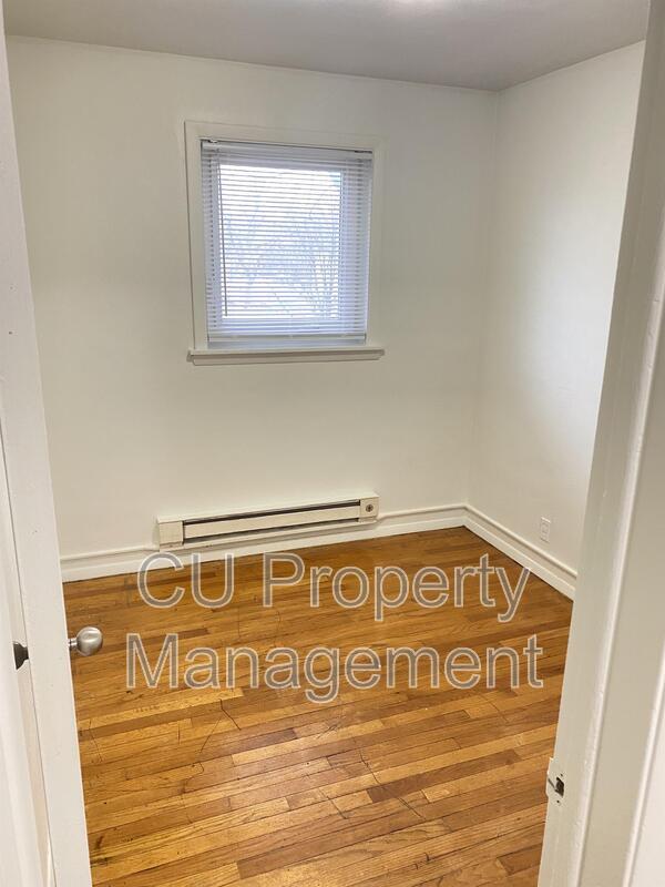 Primary Photo - 202 S Lynn St