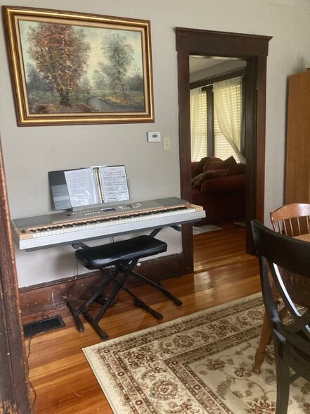 Building Photo - 32 Knightly Rd