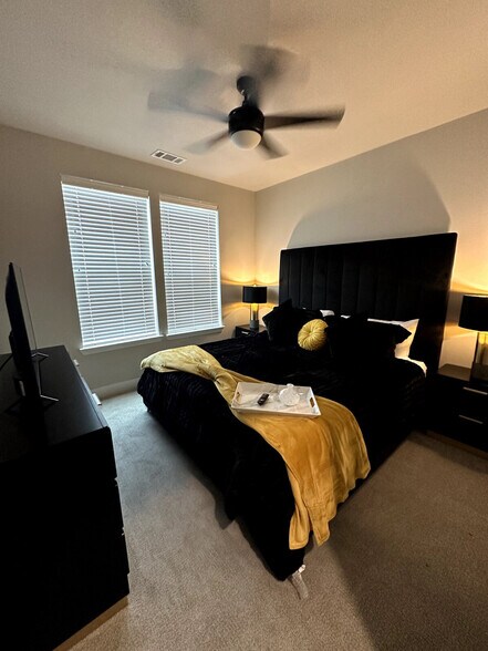 Building Photo - 13561 Anarosa Loop