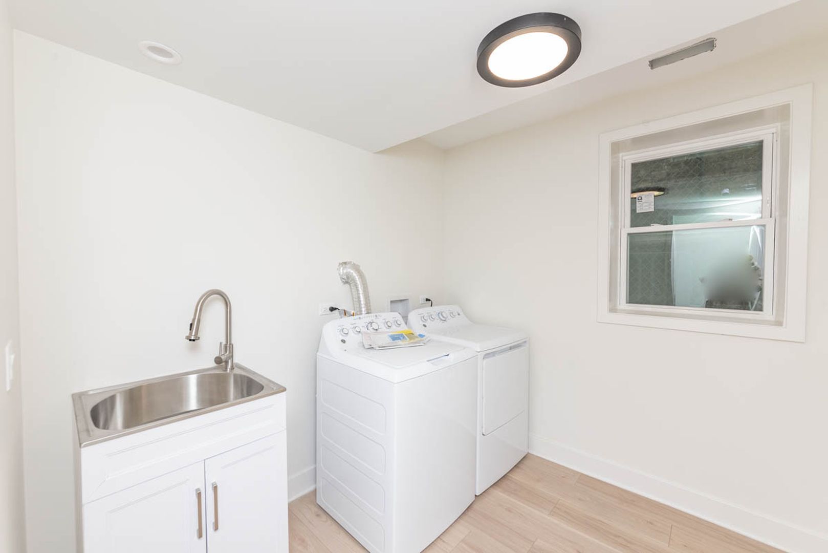 Building Photo - 2825 N Rockwell St