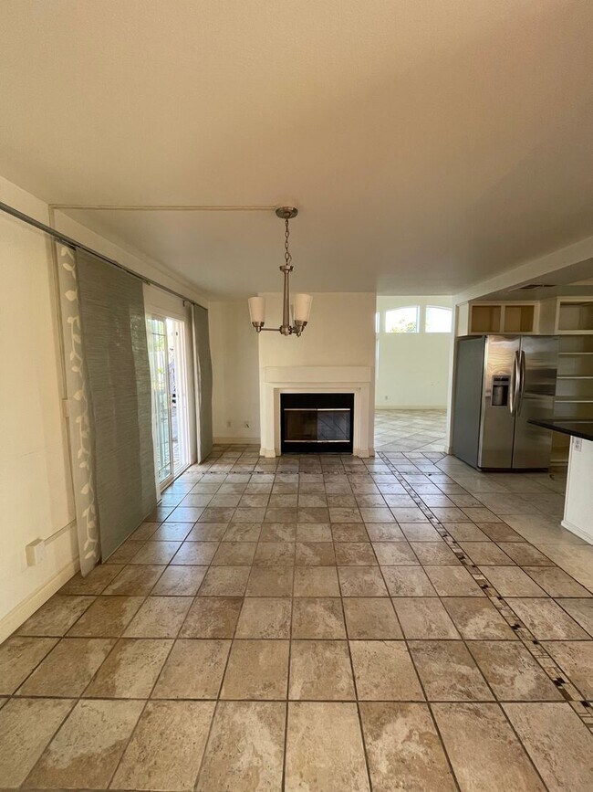 Building Photo - Spacious House for Rent