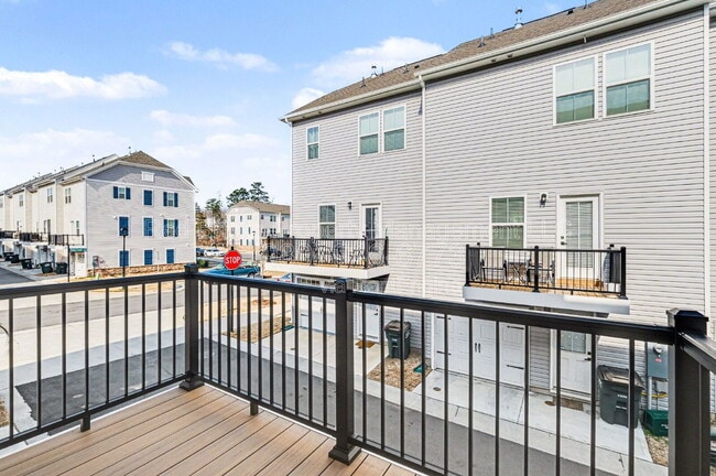 Building Photo - 9306 Mallard Mls Dr