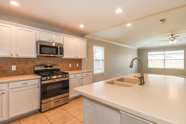 Building Photo - 8322 Wainwright Way