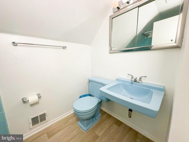 Building Photo - 3418 Medina Ln