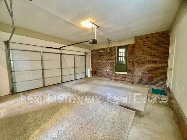 Building Photo - 2514 Dartmouth Dr