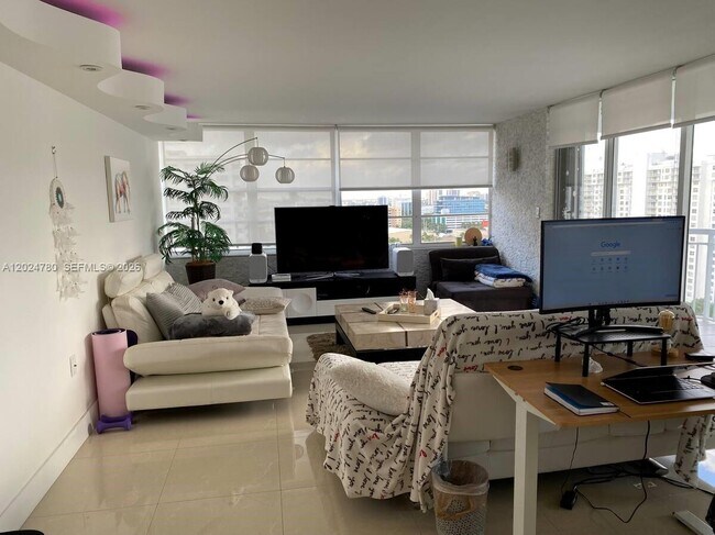 Building Photo - 18081 Biscayne Blvd