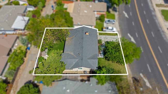 Building Photo - 1825 College Ave