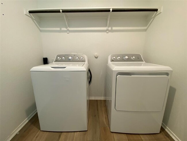 Building Photo - 13704 Knights Br Dr