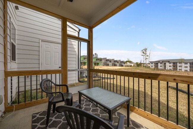 Building Photo - Stylish & Spacious Home in Prime Durham Location – Modern Living with Comfort & Convenience