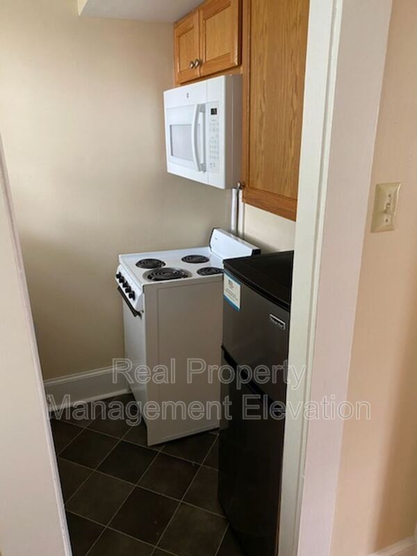 Building Photo - 523 S. Cameron St.