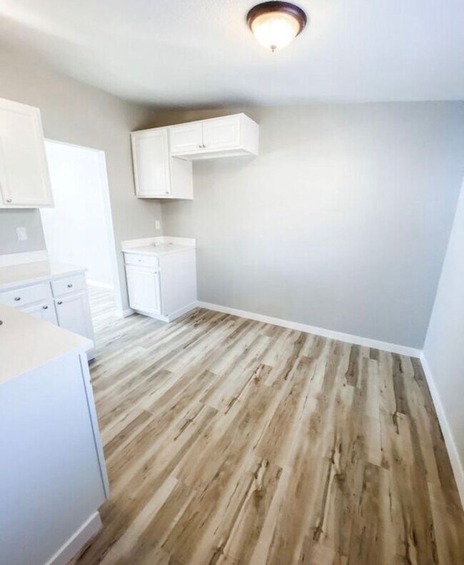 Building Photo - 584-586 Stuart Duplex