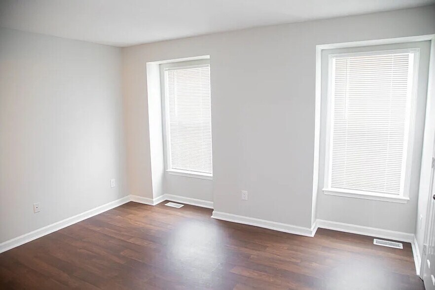 Building Photo - Room in Townhome on Bona Ct