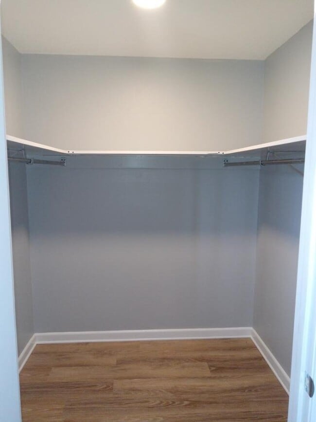 Building Photo - Pirate Cove Apartments 9-16