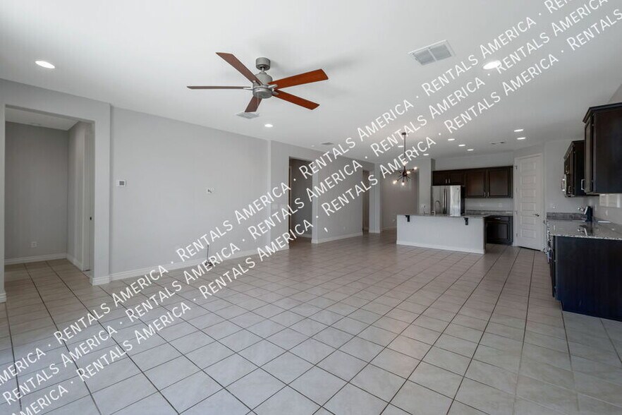 Building Photo - 10047 E Wavelength Ave