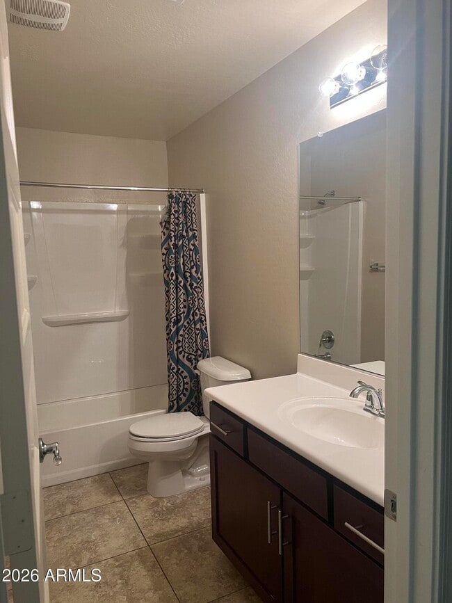 Building Photo - 1213 E Shangri La Rd