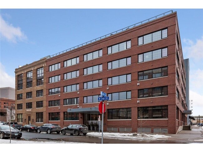 Building Photo - 525 N 3rd St