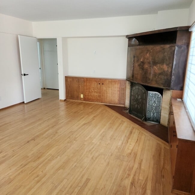 Building Photo - Charming Morley Field 3 bed 2 bath Home, p...