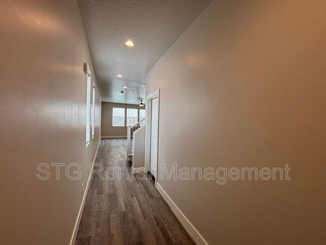 Building Photo - 857 S 4380 W