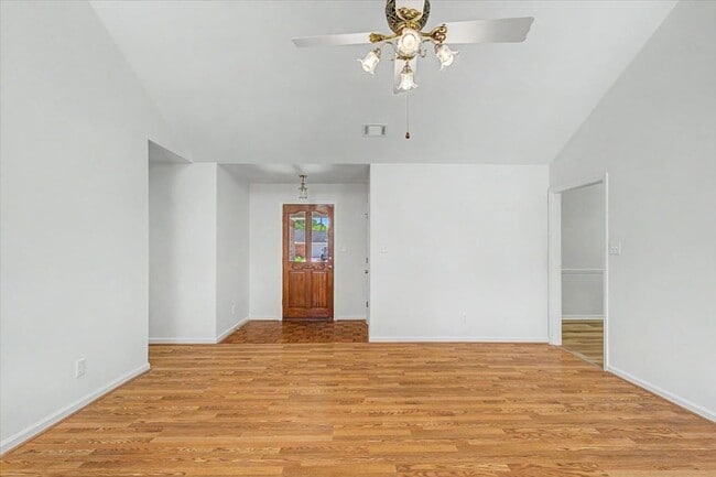 Building Photo - 4 Bed/2 Bath Updated Home in Richmond Heights