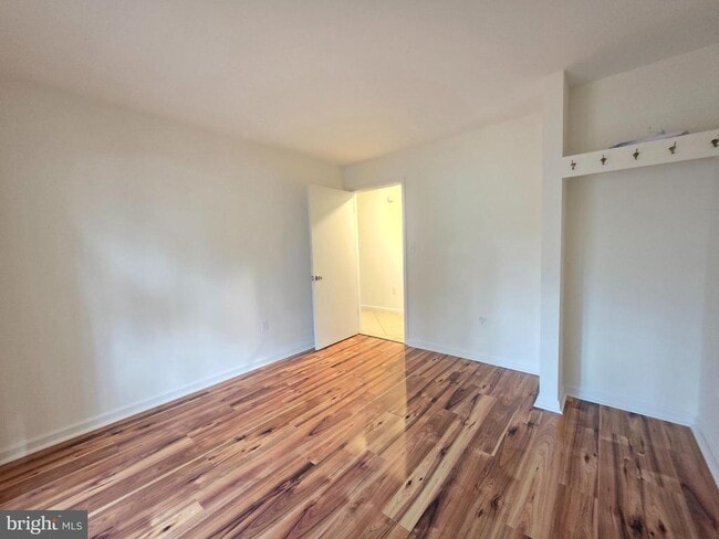 Building Photo - 13 Sailors Way