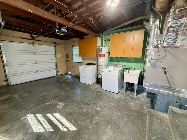 Building Photo - 116 28th Ave
