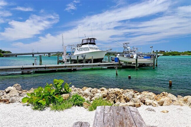 Building Photo - 4473 Gulf of Mexico Dr