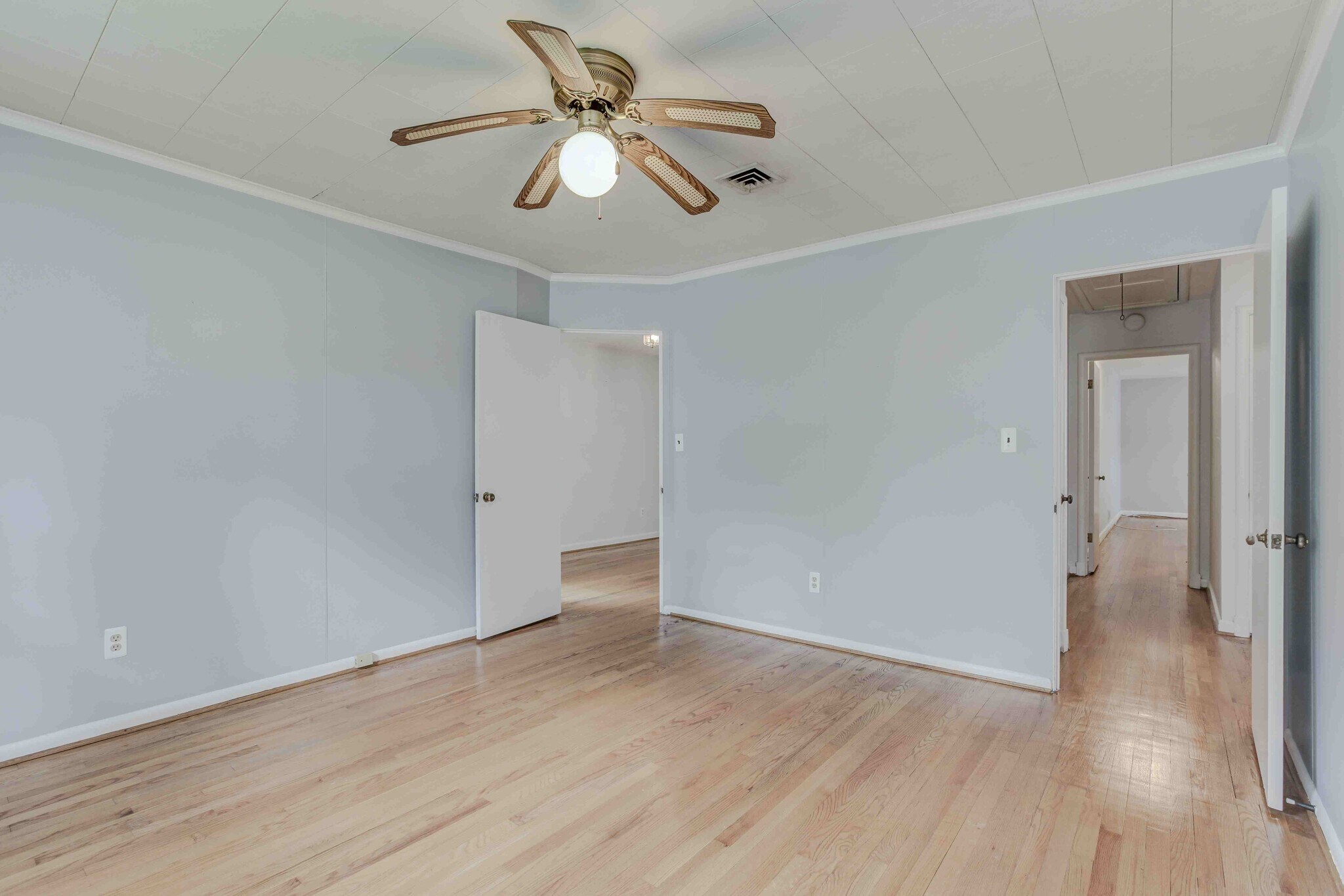 Building Photo - 3215 Brooklawn Ter