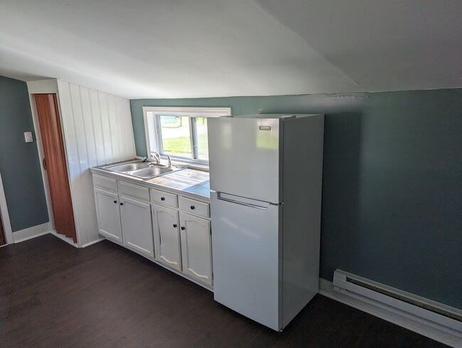 Building Photo - 1033 Myers Ave