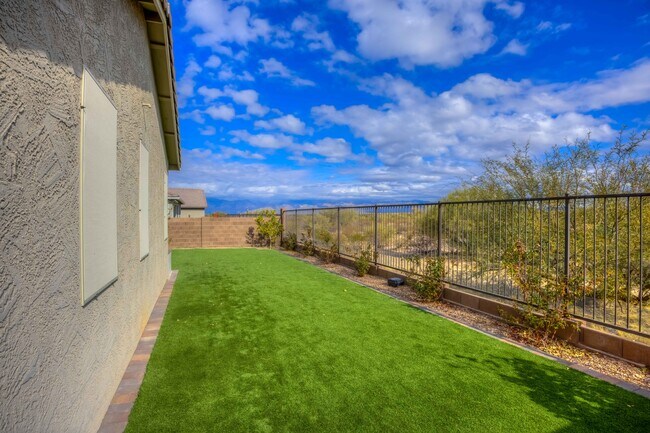 Building Photo - 5545 S Adero Cyn Trl