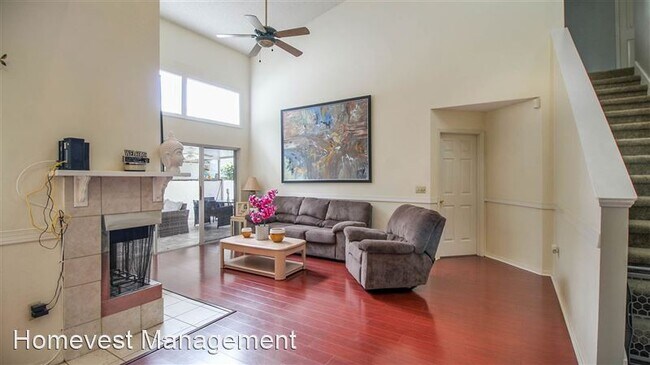 Building Photo - 913 Red Dandy Dr