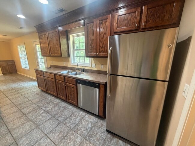 Building Photo - 30 Spanish Moss Cir