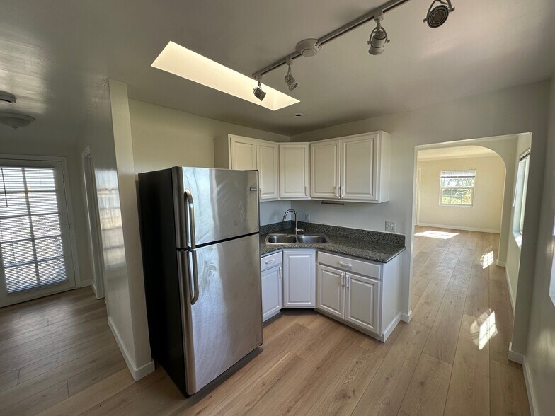 Building Photo - 3513 Loosmore St